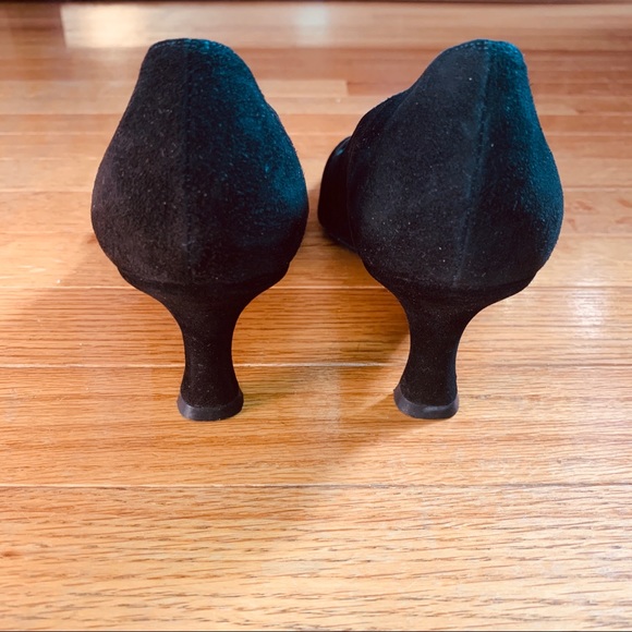 Stuart Weitzman black pointed toe kitten heels - Picture 7 of 10